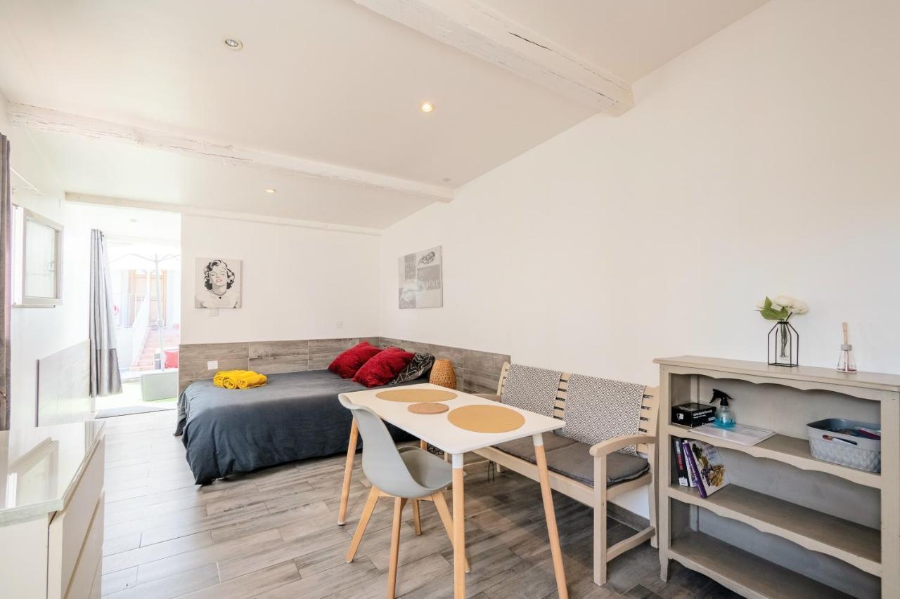 Gite Du Stade Le Studio Cour Parking Et Piscine Partagee 马赛 外观 照片